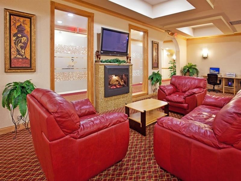 Holiday Inn Express & Suites Utica, An Ihg Hotel Dış mekan fotoğraf